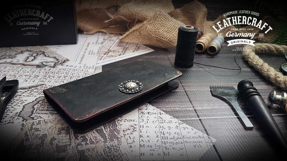 Flip Cover iPhone 12 – “old bible”